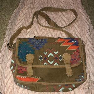 Boho messenger